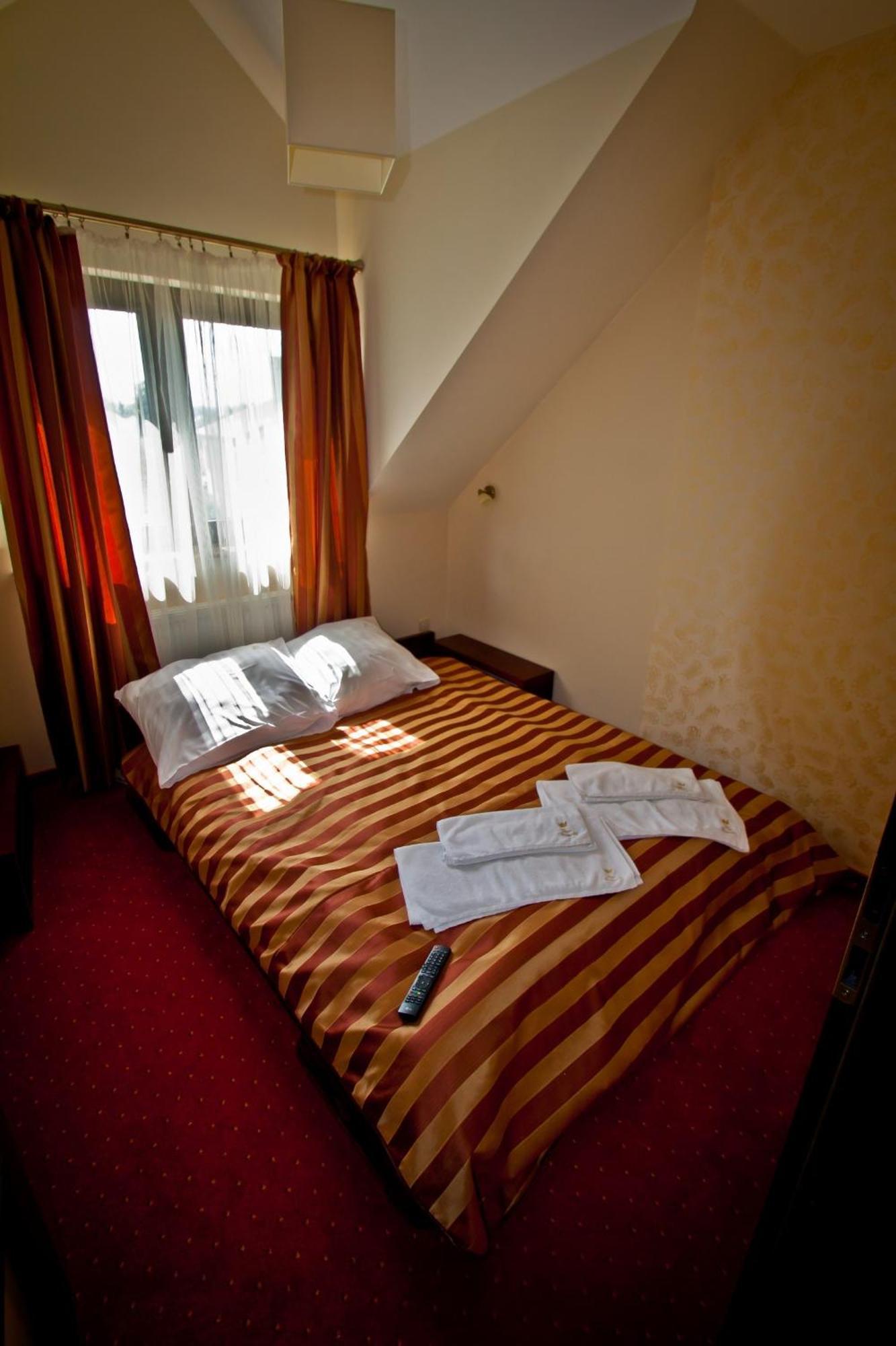 Hotel Dwa Bratanki Rzeszów Exterior foto